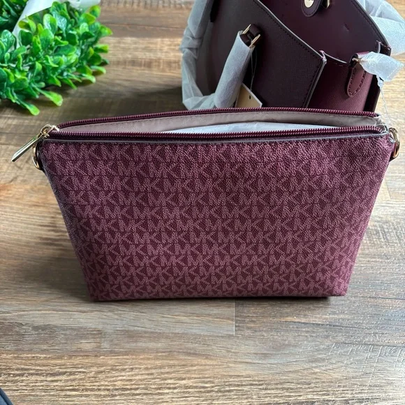 NWT Michael Kors Charlotte Medium Saffiano Leather Tote Bag - Picture 14 of 16